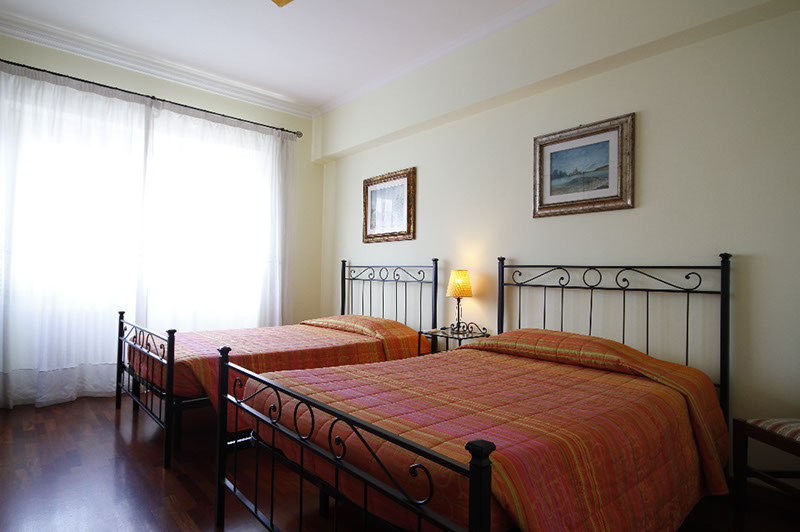 B&B Davila25