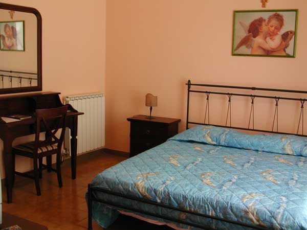 Privatzimmer – Casa Giuseppina B&B - Foto 2