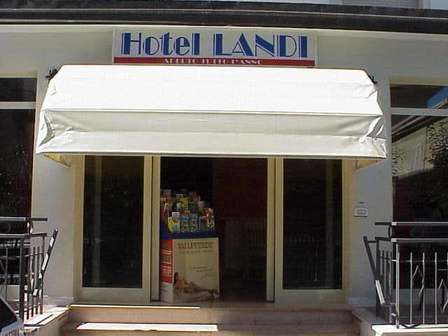 Private Room – Landi Hotel - Foto 2