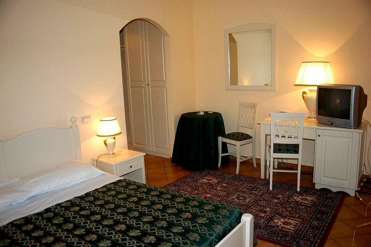 Chambre privée – Il Picchio Golf Resort - Foto 2