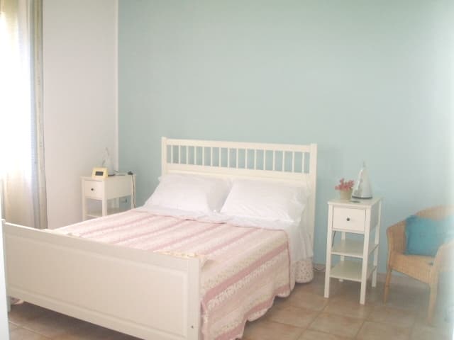 Habitación privada – Bed And Roses - Foto 3