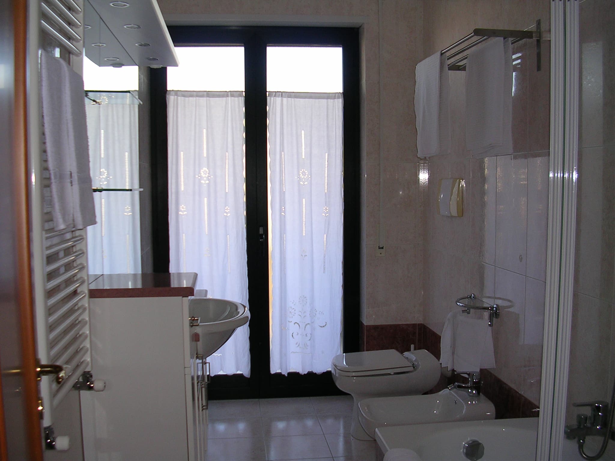 Habitación privada – Bed And Breakfast "Mes Amis" - Foto 4