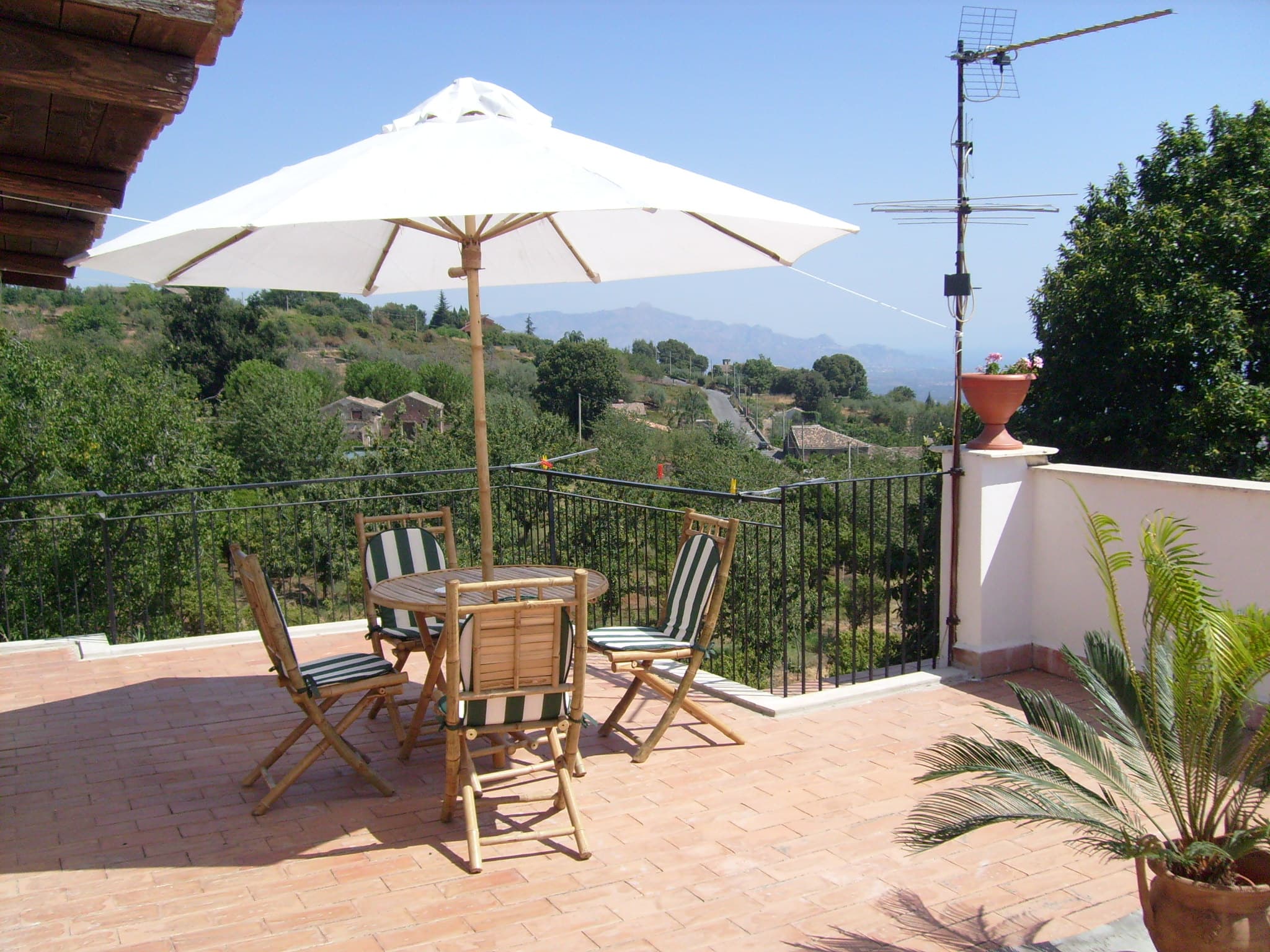 Privatzimmer – LA FIORIERA DELL'ETNA *** - Foto 2