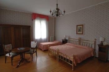 Chambre privée – Hotel Majestic - Foto 4