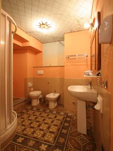 Chambre privée – Suites Alle Bifore LUCCA CITTA' - Foto 4