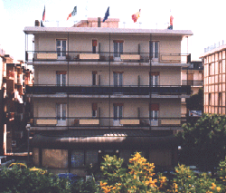 Hôtel Mediterranée - Foto 2