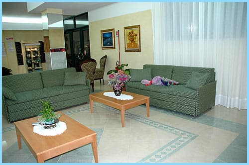 Chambre privée – Touring Hotel - Foto 2