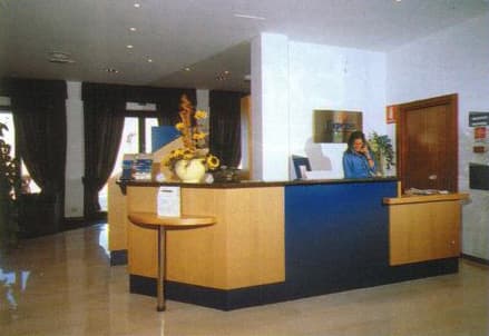 Habitación privada – Express Hotel - Foto 3
