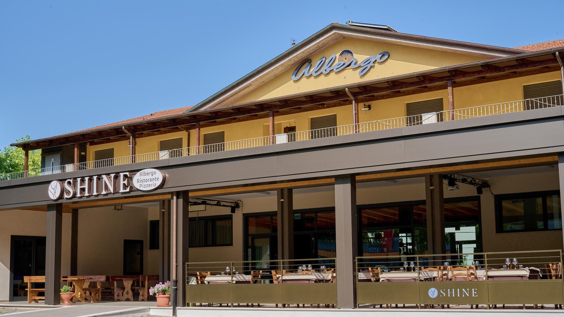 Albergo Shine - Hotel / Albergo a Acqualagna (PU)