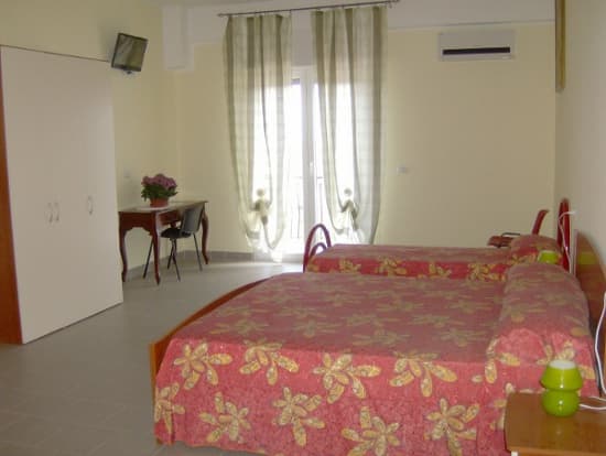 B&B Brezza Di Mare - Bed & Breakfast a Soverato